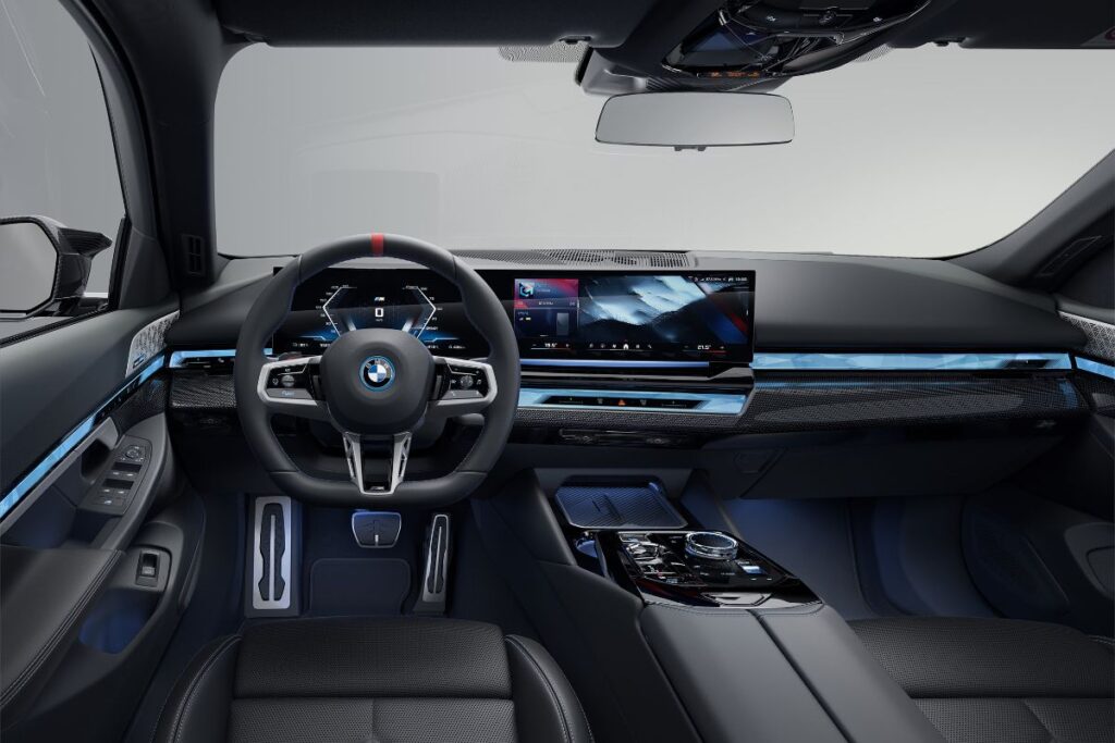 BMW i5 eDrive Touring: a série 5 torna-se elétrica 7 ecrãs do cockpit do EV da BMW