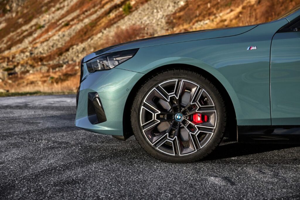 BMW i5 eDrive Touring: a série 5 torna-se elétrica 6 BMW i5 eDrive