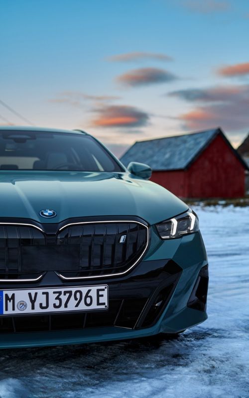 BMW i5 eDrive Touring: a série 5 torna-se elétrica 4 BMW i5 eDrive40 TouringTouring, este tempo de aceleração dos 0 aos 100km/h é reduzido para os 3,9 segundos.