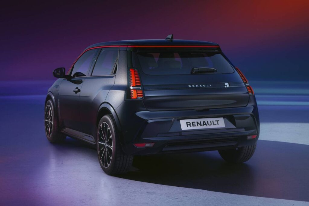 Aí está o Renault 5 E-Tech 6 Renault 5 E Tech preto