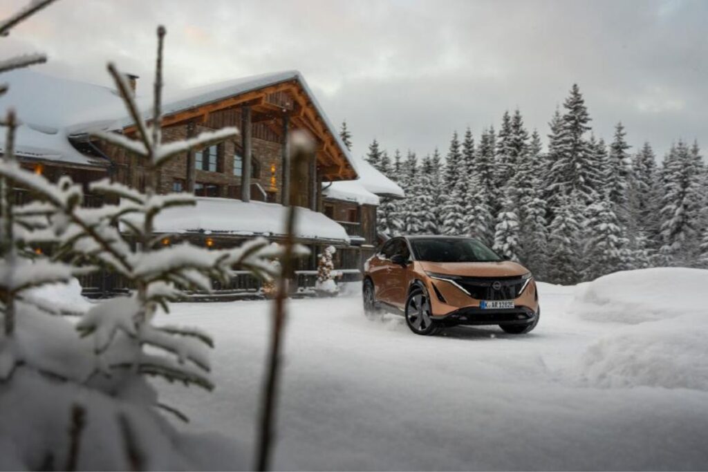 Nissan Ariya e-4ORCE enfrenta estrada gelada 3 Nissan Ariya e-4ORCE