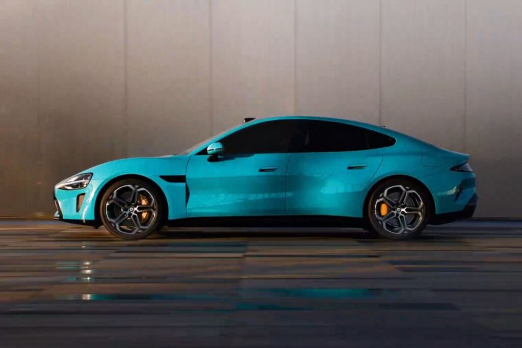 Xiaomi SU7 100.000 sai da linha de montagem 4 Xiaomi SU7