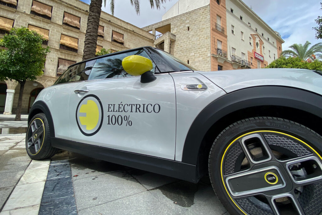 Venda de automóveis 100% elétricos cresce apesar de quebra 3 venda de automóveis 100% elétricos