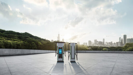 Carregador Sicharge D com nova versão de 400 kW 12 Sicharge D