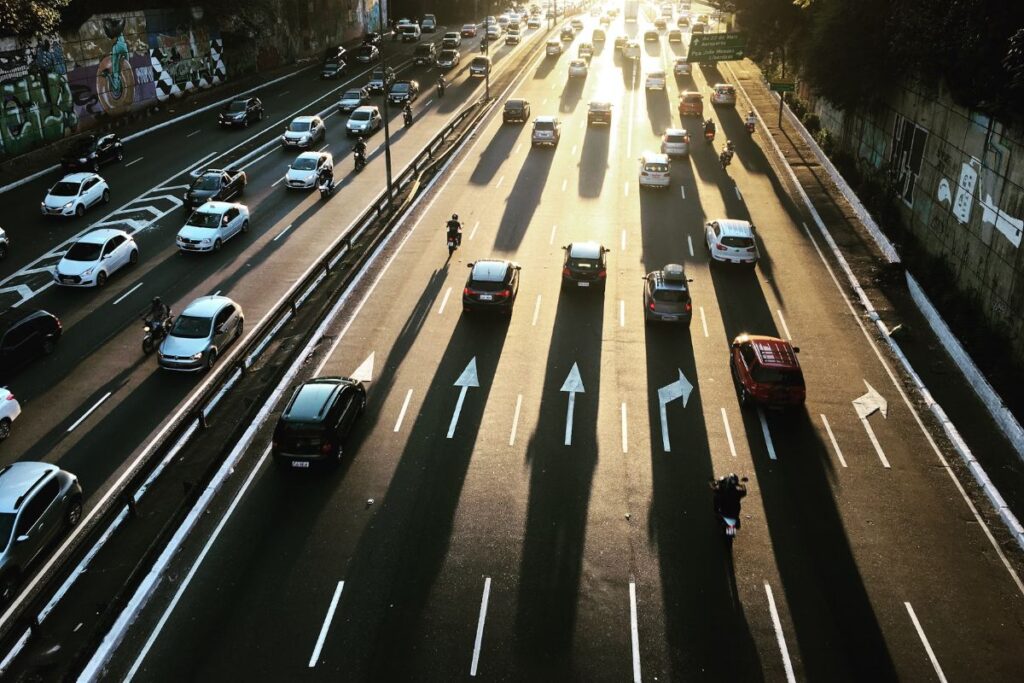 Os híbridos plug-in como porta de entrada para o mundo dos EVs 4 PHEV distância