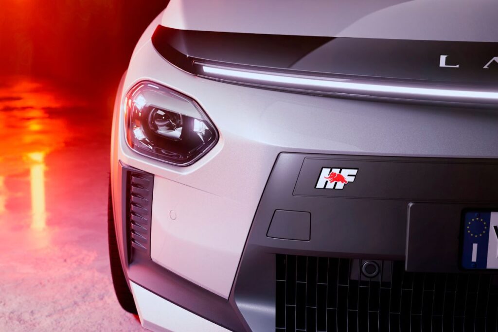Lancia Ypsilon HF: versão de elevada performance chega em 2025 5 assinatura HF