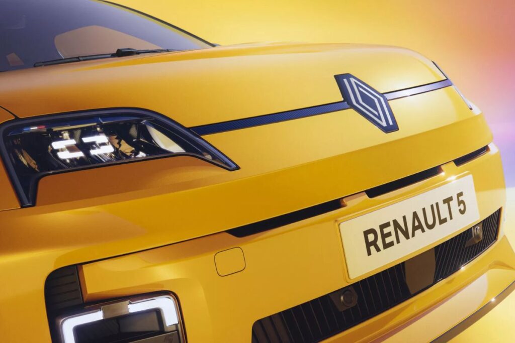 Renault 5 E-Tech começa nos 33.000 euros 4 A frente do Renault 5