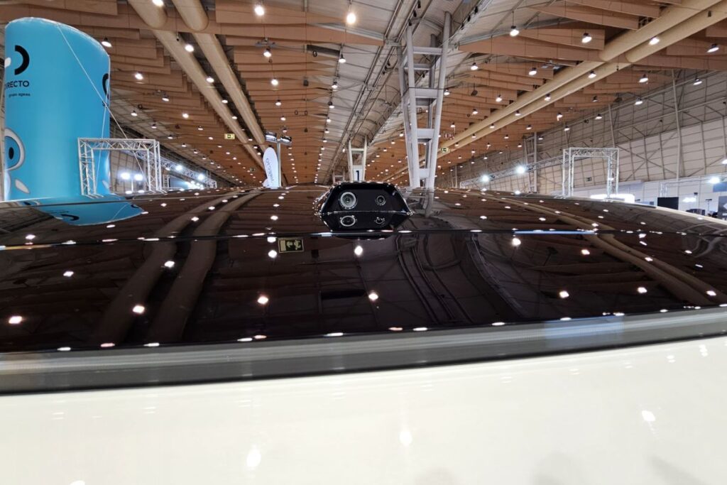 Polestar 4: o primeiro carro sem vidro traseiro chega a Portugal 4 câmara traseira Polestar 4