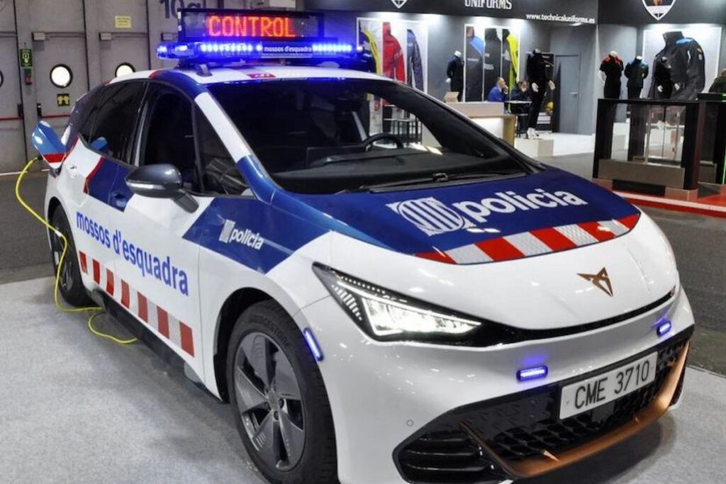 Polícia em Portugal usa frotas elétricas de formas diferentes 12 mossos esquadra catalunha