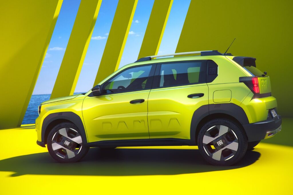 Fiat Grande Panda: primeiras imagens deixam água na boca 4 Lateral do Grande Panda