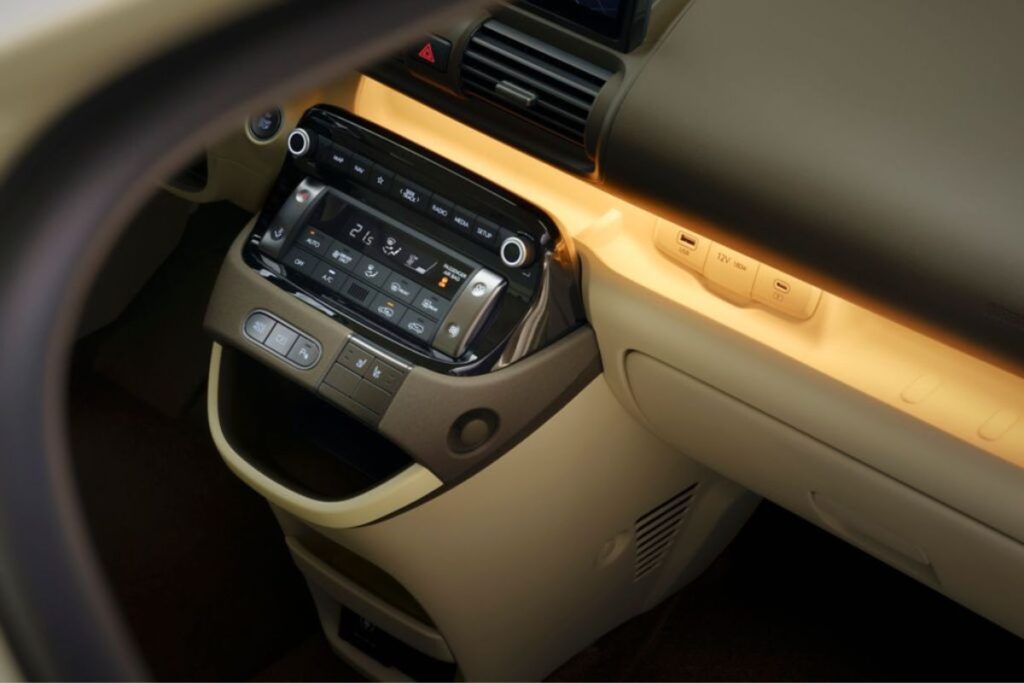 Inster: o pequeno SUV da Hyundai 11 Inster radio