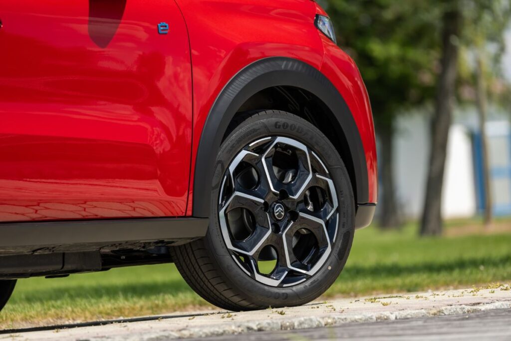 Citroën ë-C3: encomendas abertas e preço confirmado 5 a suspensão do ë-C3