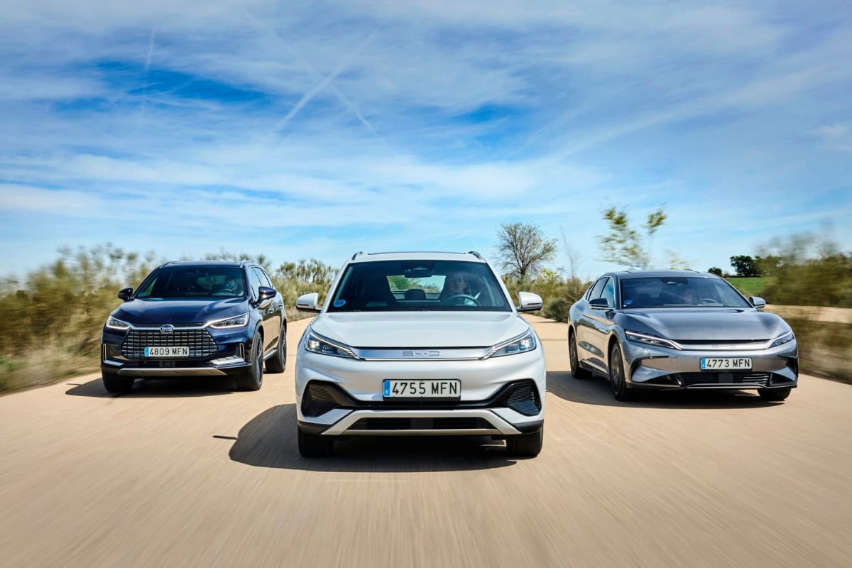 BYD quer vender 1 milhão fora da China até final do ano 2 automóveis elétricos chineses