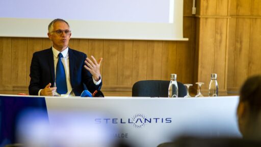 Carlos Tavares alerta para "bolha" no mercado dos EV 15 Carlos Tavares bolha