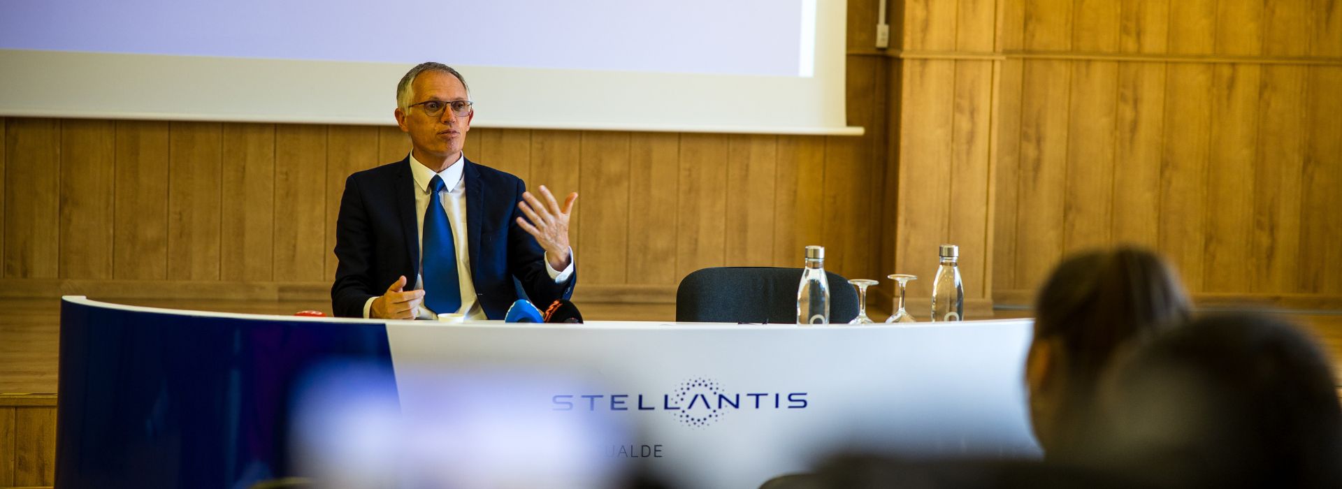 Carlos Tavares alerta para "bolha" no mercado dos EV 2 Carlos Tavares bolha