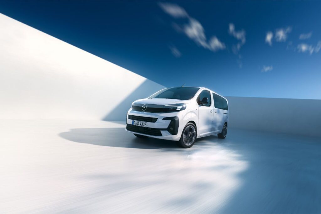 Opel Zafira Electric já pode ser encomendado por 50.600€ 3 Opel Zafira