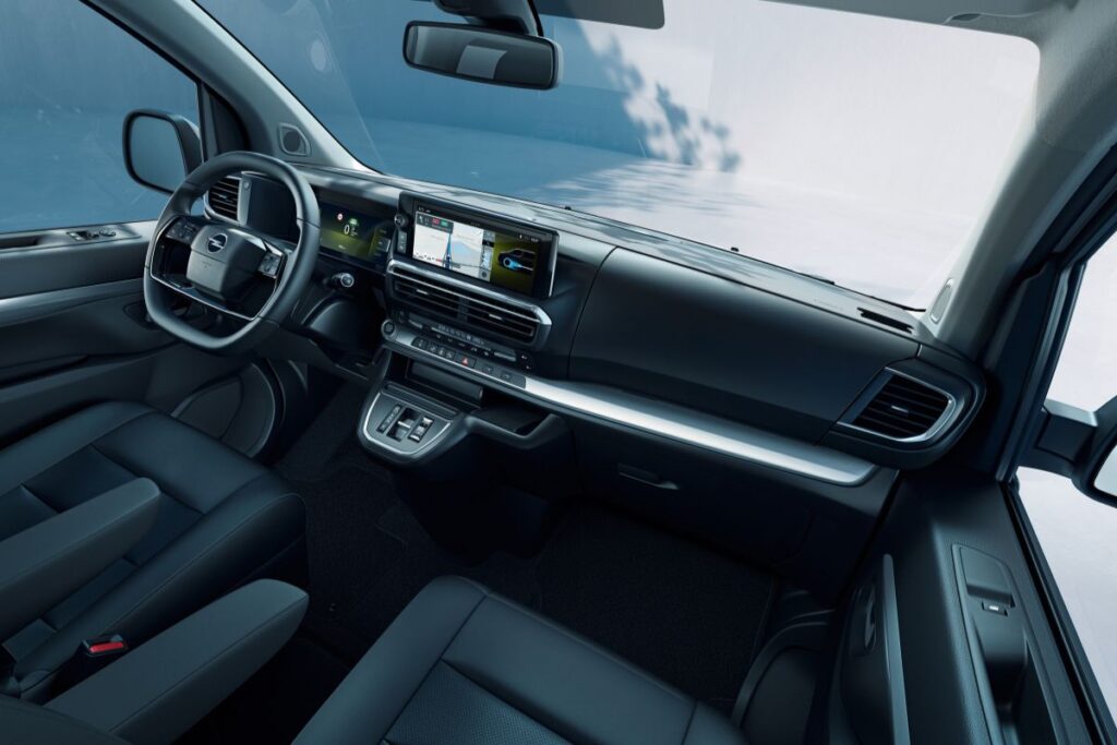 Opel Zafira Electric já pode ser encomendado por 50.600€ 6 Opel Zafira Electric cockpit