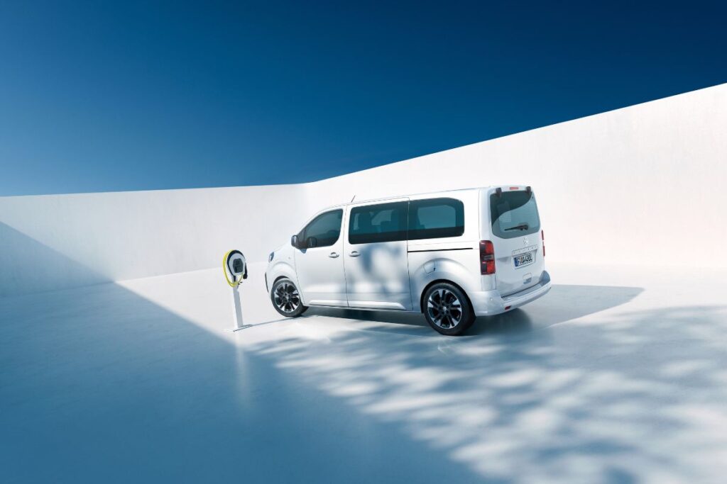 Opel Zafira Electric já pode ser encomendado por 50.600€ 5 Zafira é 100% elétrico