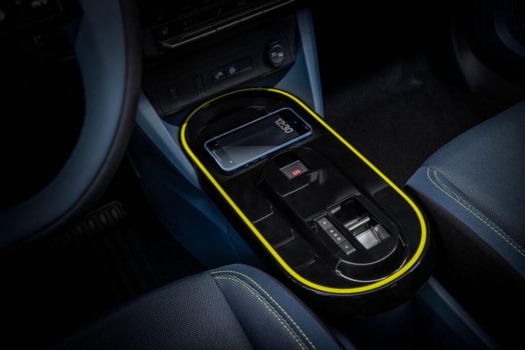 Fiat Grande Panda vai custar menos de 25.000 euros 12 Panda consola central