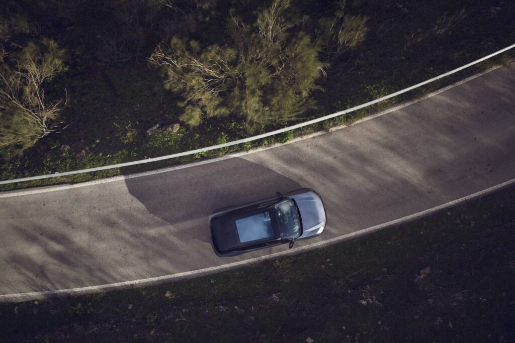 Renault Scenic E-Tech em Portugal a partir de 40.690€ 8 Na estrada