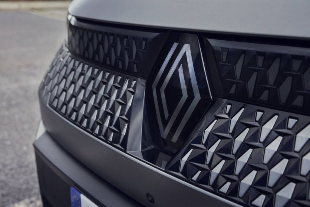 Renault Scenic E-Tech em Portugal a partir de 40.690€ 4 Assinatura Renault