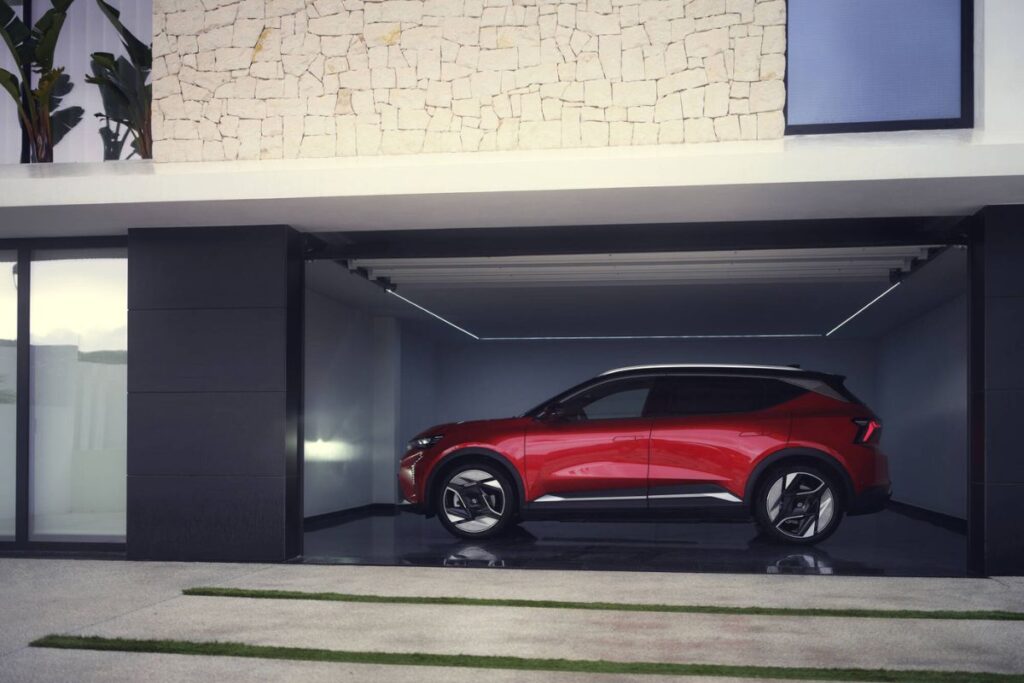 Renault Scenic E-Tech em Portugal a partir de 40.690€ 3 Carro do ano 2024