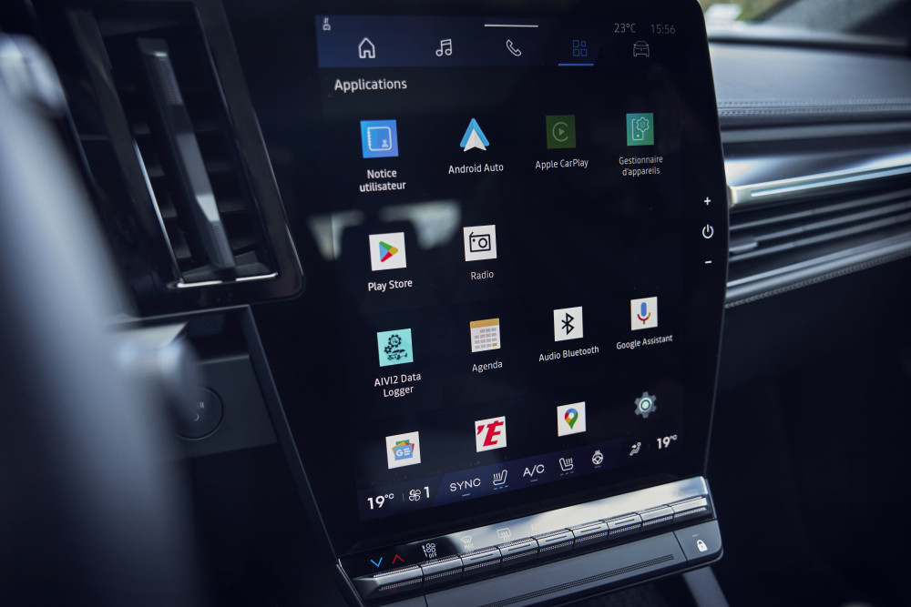 Renault Scenic E-Tech em Portugal a partir de 40.690€ 6 Infoentretenimento Renault Scenic