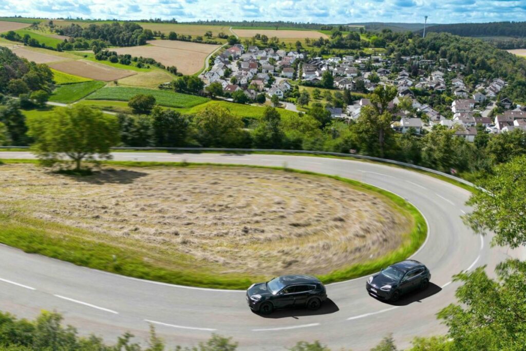 Nova geração do Porsche Cayenne será elétrica 4 Protótipo Porsche Cayenne