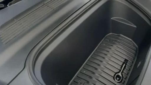 Frunk dos Tesla agora abre com sistema mãos-livres 8 Frunk dos Tesla