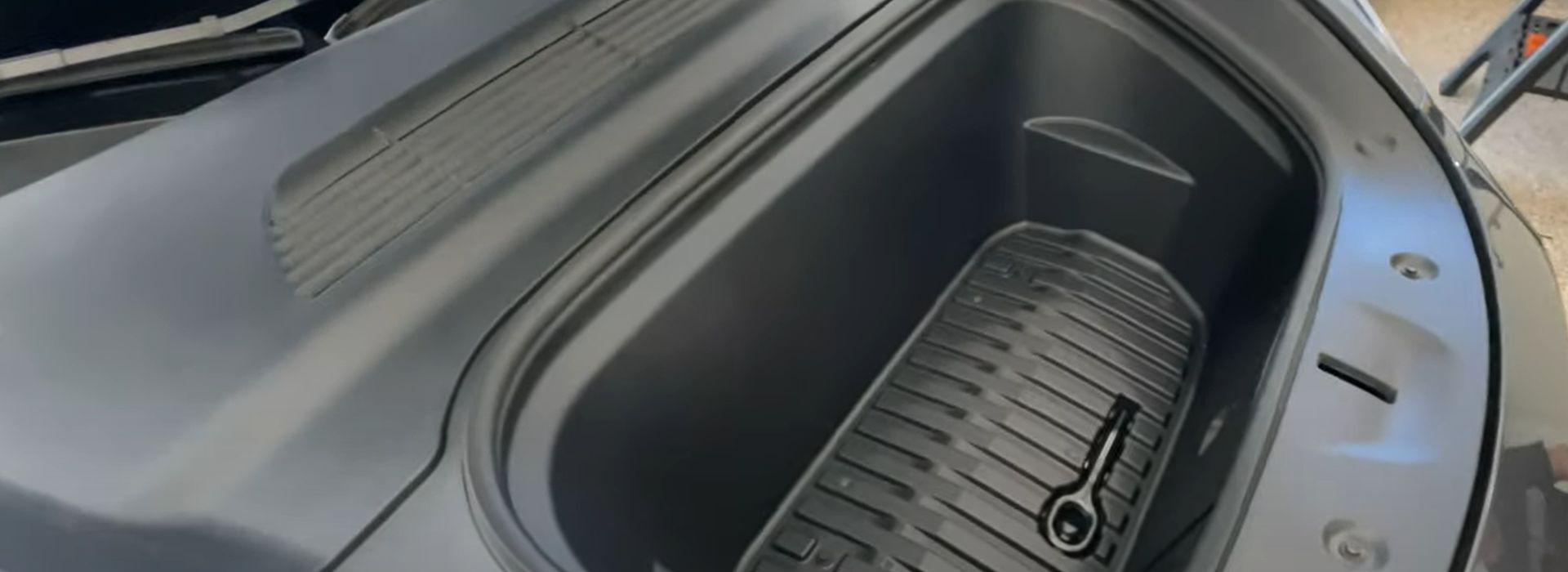 Frunk dos Tesla agora abre com sistema mãos-livres 2 Frunk dos Tesla