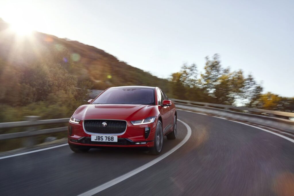 Jaguar i-Pace 2019: marca substitui baterias e propõe retoma 4 Jaguar i-Pace