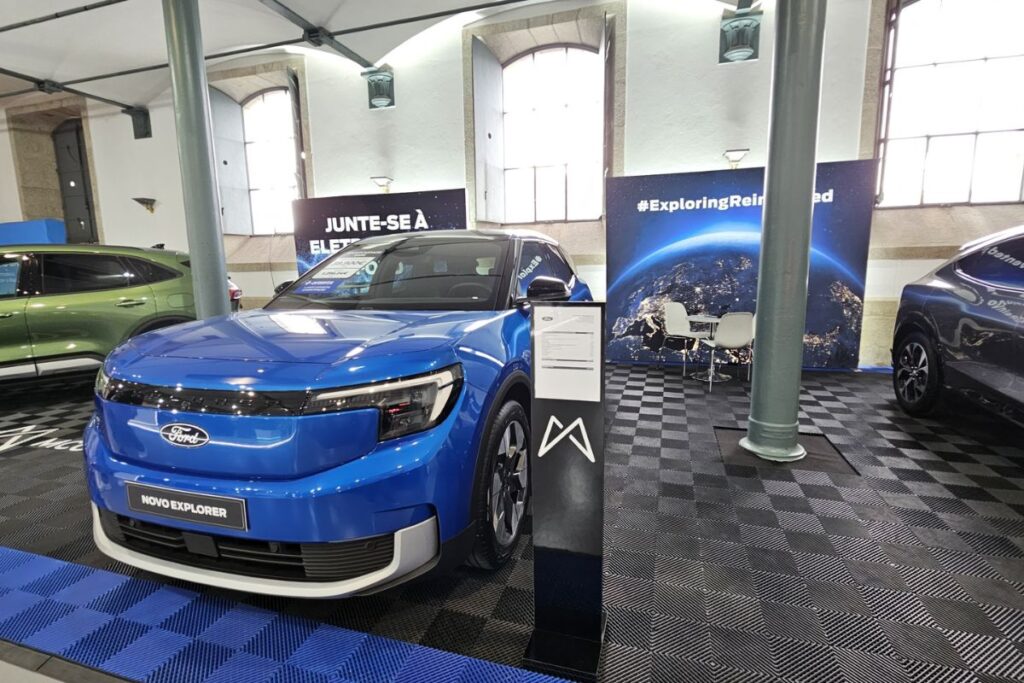 SAHE: Alfândega do Porto cheia de gente e novidades 6 Ford SAHE
