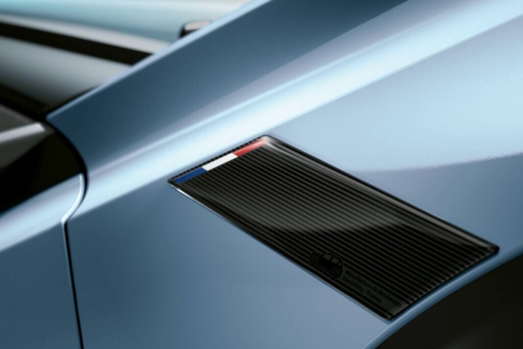 Renault 4 E-Tech: primeiras imagens fazem sonhar 4 R4 assinatura