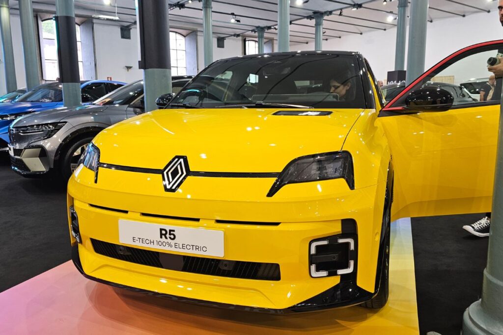 Volkswagen lidera vendas de elétricos na Europa em julho 4 Renault