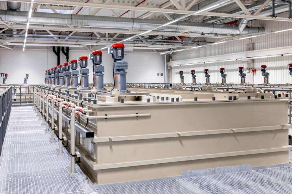 Fábrica de reciclagem de baterias da Mercedes é única na Europa 3 fábrica de reciclagem de baterias