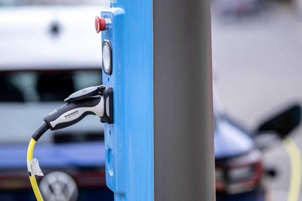 Galp vai transformar postes de iluminação em carregadores 4 postes de iluminação com carregadores