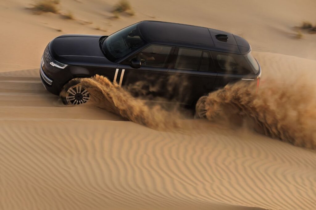 Range Rover Electric enfrenta 50 graus no deserto 9 range rover eletric
