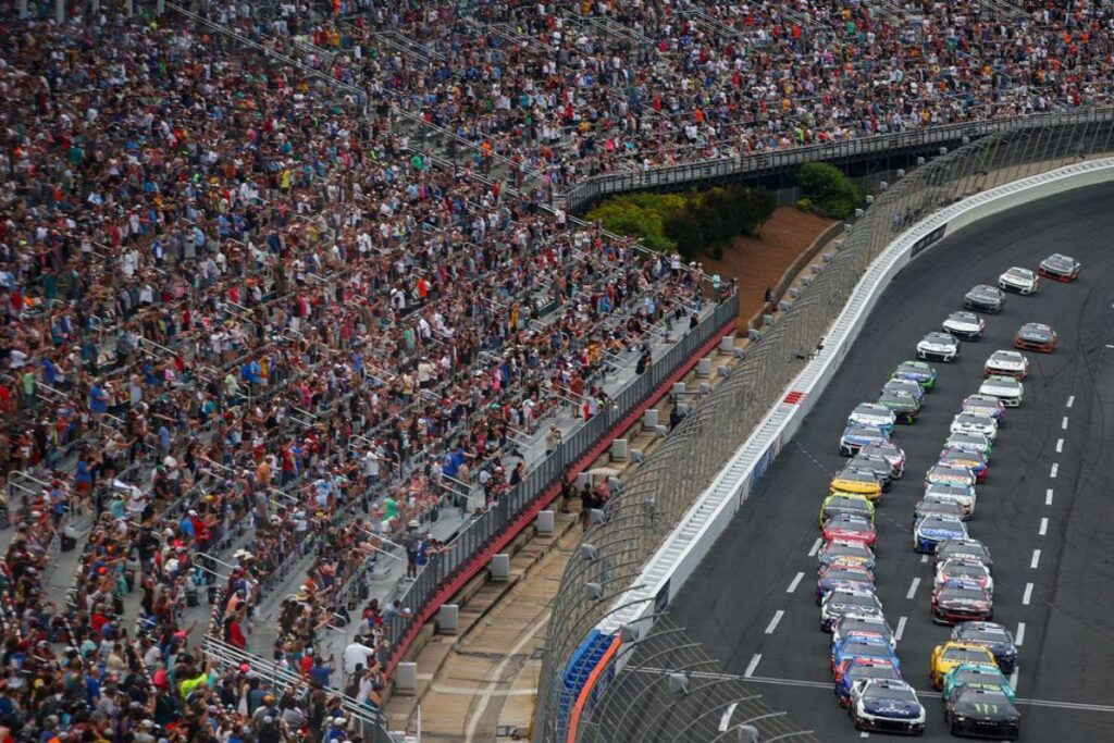 Protótipo NASCAR 100% elétrico tem dobro da potência 5 NASCAR elétrico