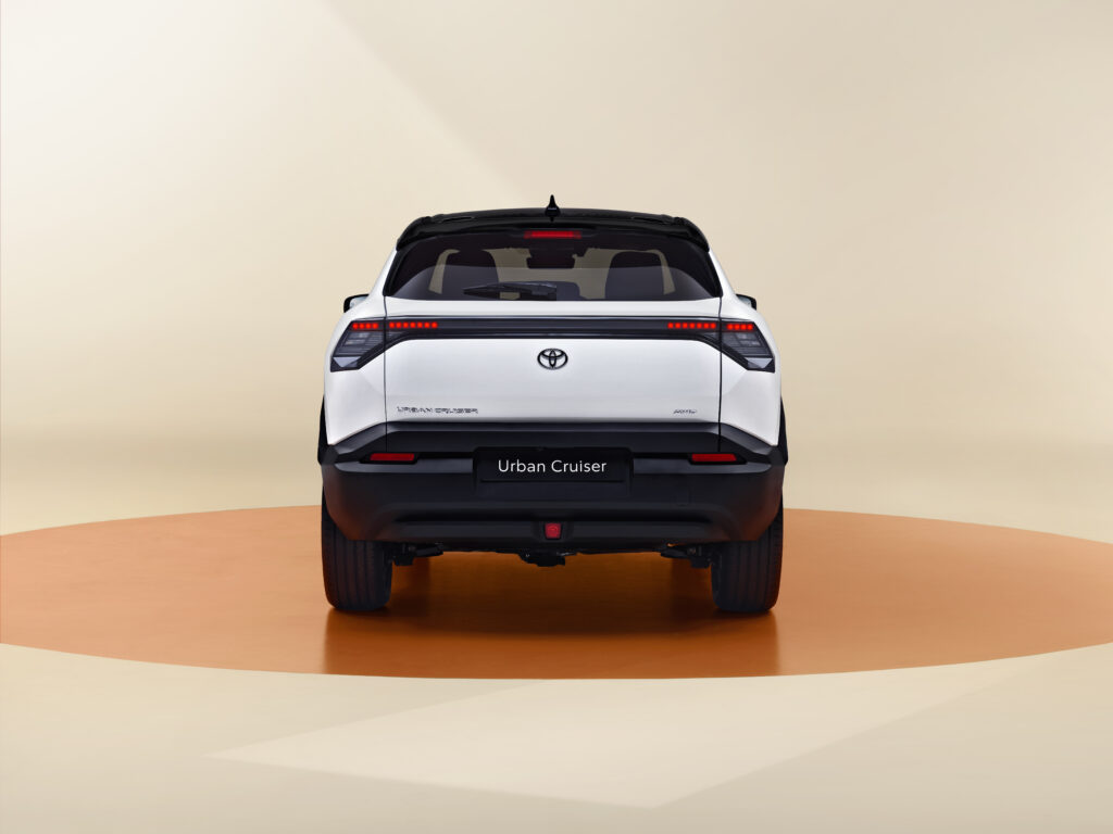 Toyota Urban Cruiser é novo SUV compacto 100% elétrico 8 urbancruiserhero 8