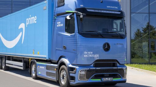 Amazon compra 200 camiões elétricos eActros 600 8 Amazon