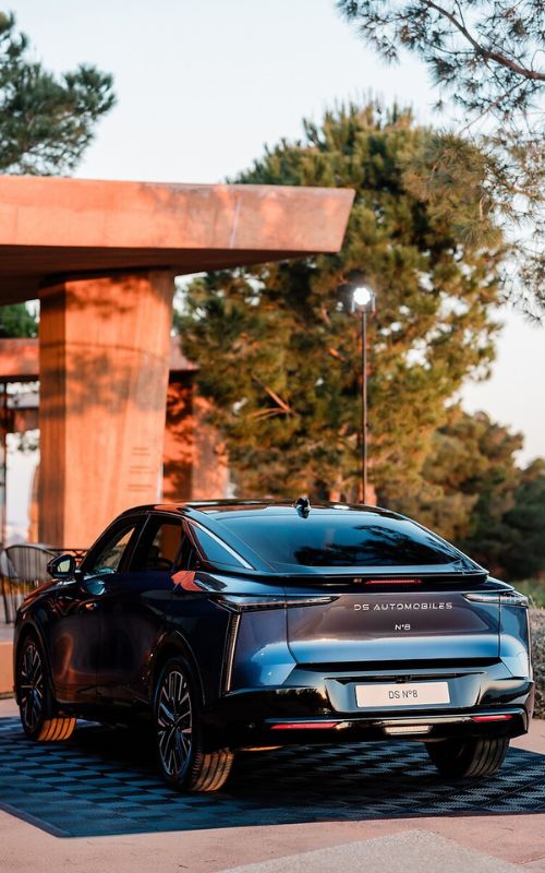 Porta-estandarte DS Nº8 chega à Europa a meio do ano 4 DS Nº8