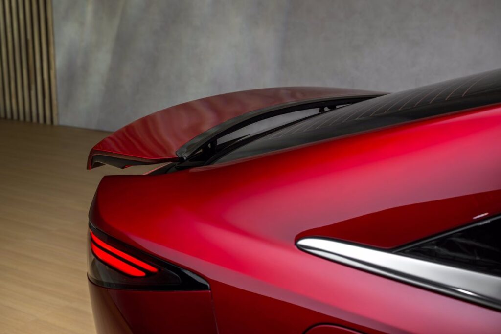 Mazda 6e 100% elétrico chega no verão à Europa 9 Mazda 6e bagageira