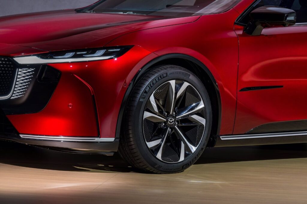 Mazda 6e 100% elétrico chega no verão à Europa 7 Mazda 6e jante