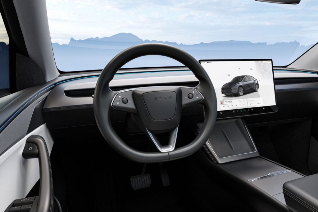 Novo Model Y já pode ser encomendado em Portugal 11 Model Y ecra volante