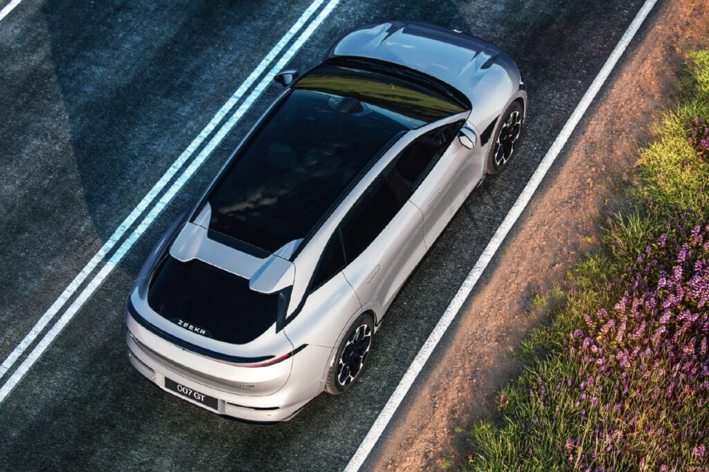 Carrinha Zeekr 7 GT lançada em simultâneo na Europa e China 5 Zeekr 7 GT cima