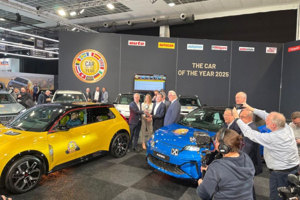 R5 E-Tech vence o troféu de Carro do Ano 2025 3 R5 E-Tech