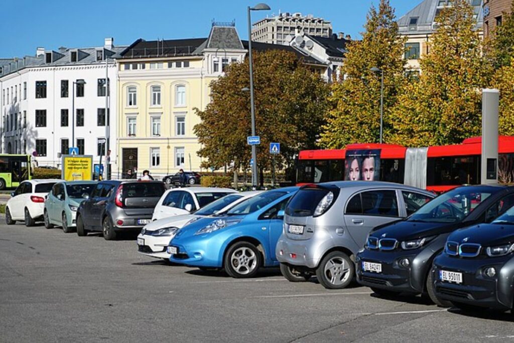 Noruega quer que todos os carros novos sejam BEV já este ano 5 Parque em Oslo