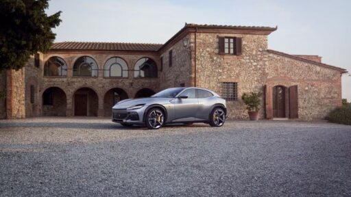 Motor do Ferrari EV começa a roncar em outubro 10 Ferrari