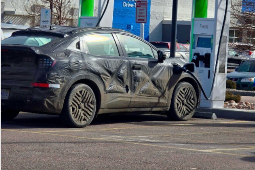Nissan Leaf de nova geração apanhado com camuflagem 3 Nissan Leaf
