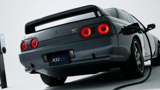 Lendário Nissan R32 transformado em 100% elétrico 16 O Nissan R35